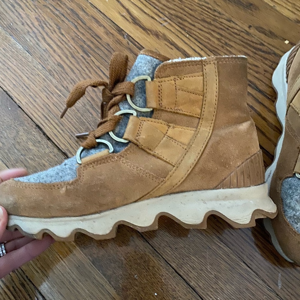 Sorel kinetic boots size 7